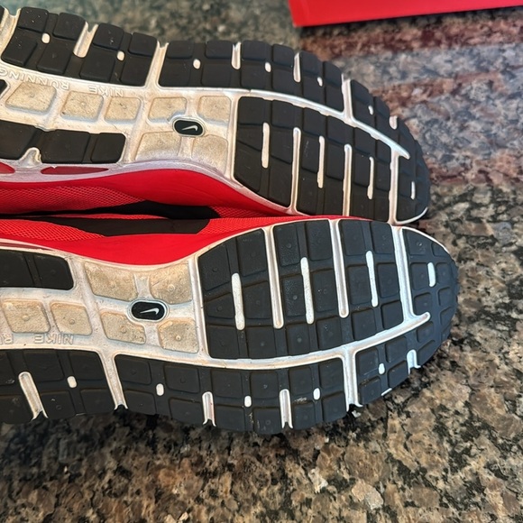 Nike air max 693325-601 Red and Black Sneakers EUC 11 - Picture 12 of 16